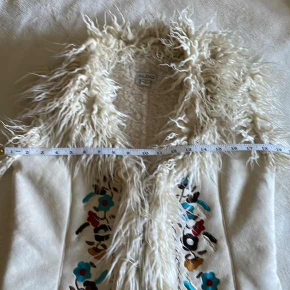 Vest - Picture 2 of 13